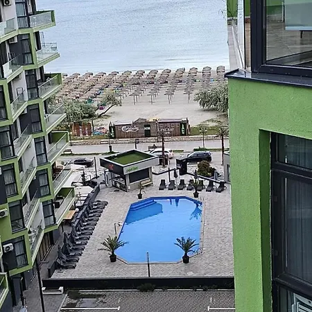 Luxury Alezzi Pool & *